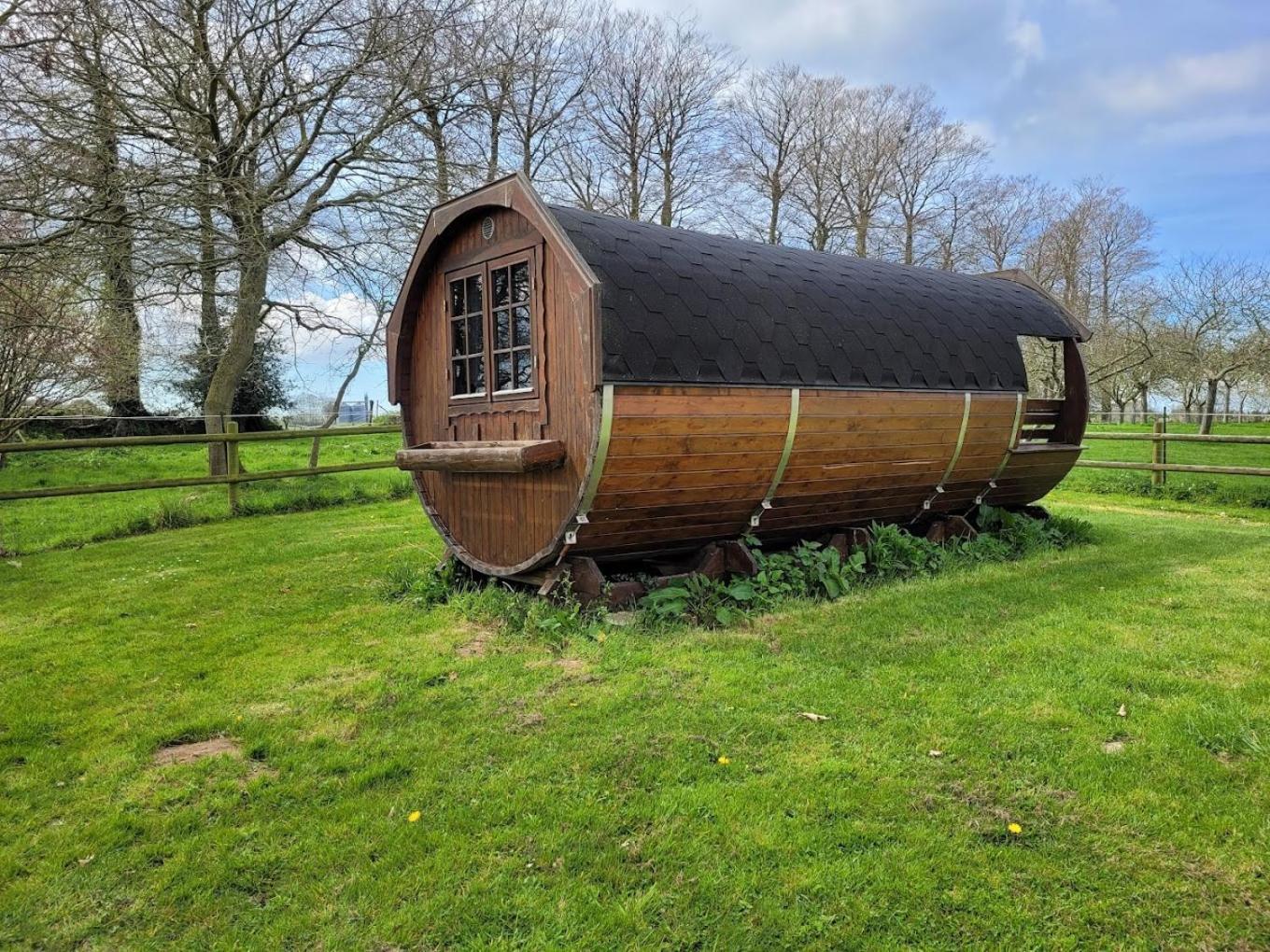 Le Tonneau De Louise Glamping
